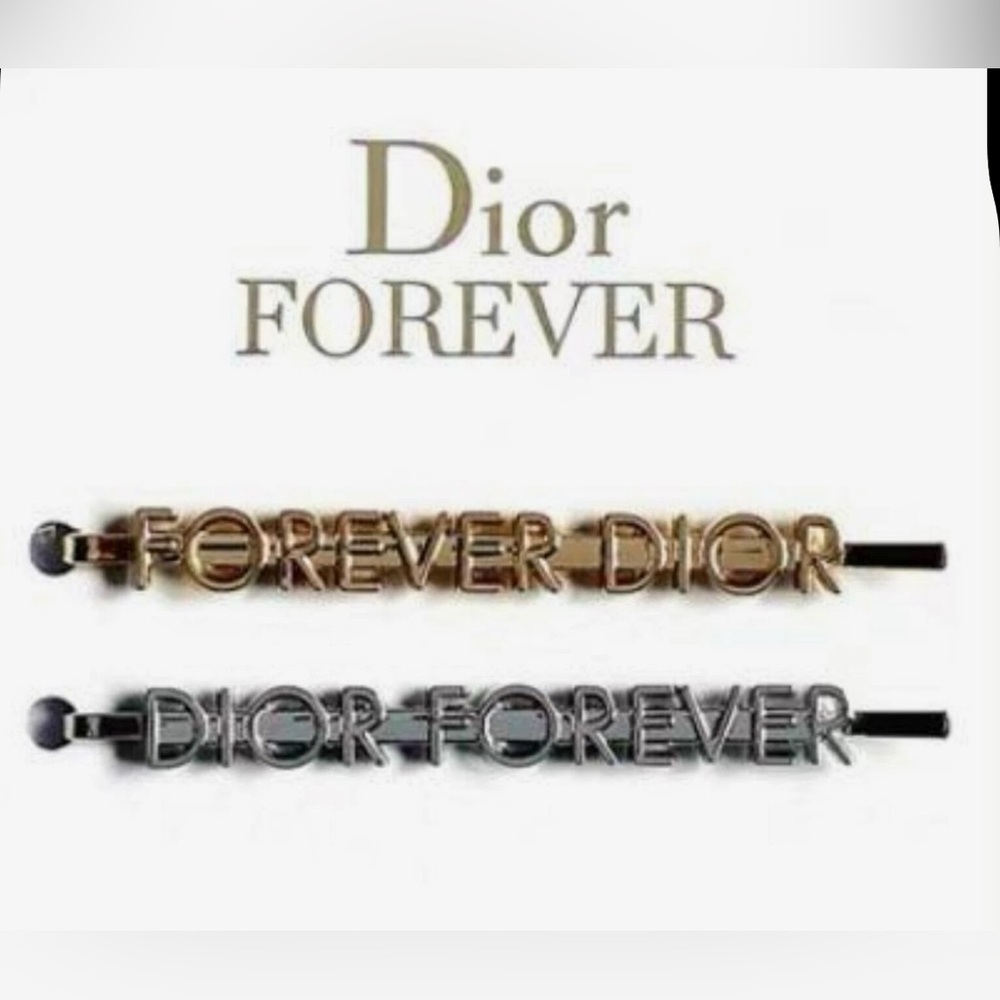 New in Sleeve Dior Set of 2 VIP Gold and Silver Metal Hair Clips Approx 2.5” - Picture 6 of 6